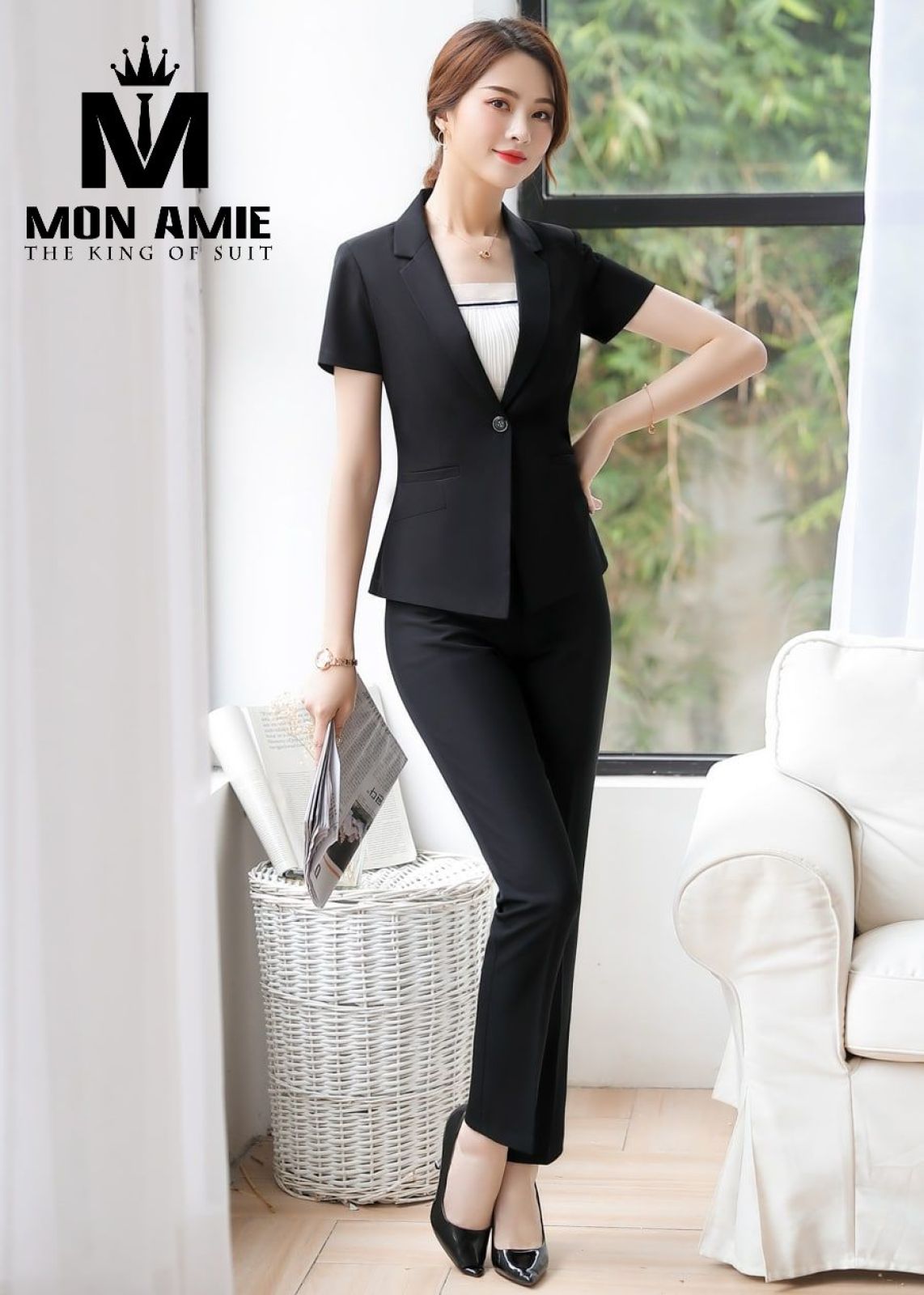 Black Short Sleeves Suit With Trousers 